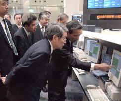 Yanagisawa, TSE's Tsuchida agree on need to boost stock market